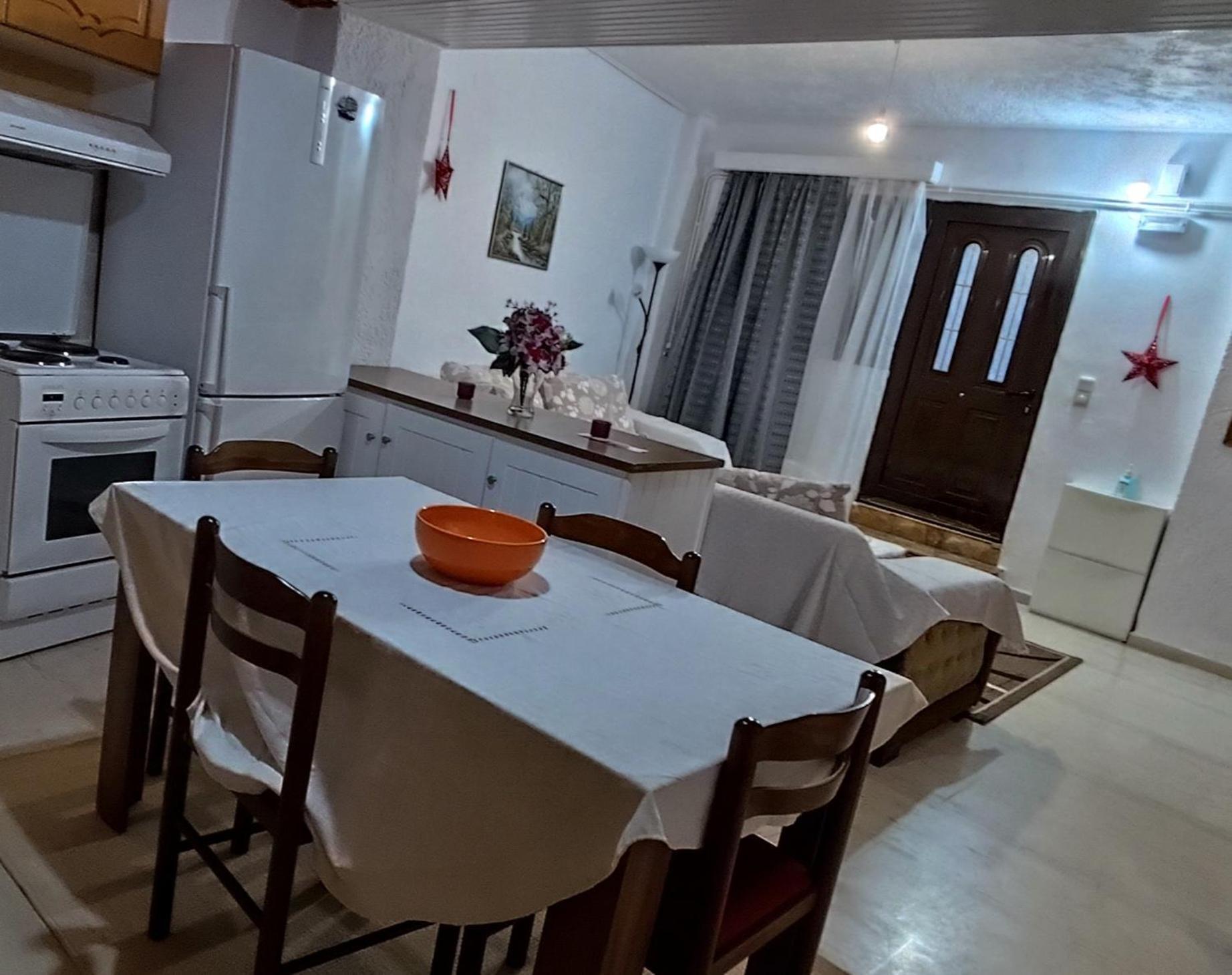 Ευρύχωρο Και Άνετο Διαμέρισμα Στην Ιτέα Joanna'S Apartment Kirra Экстерьер фото